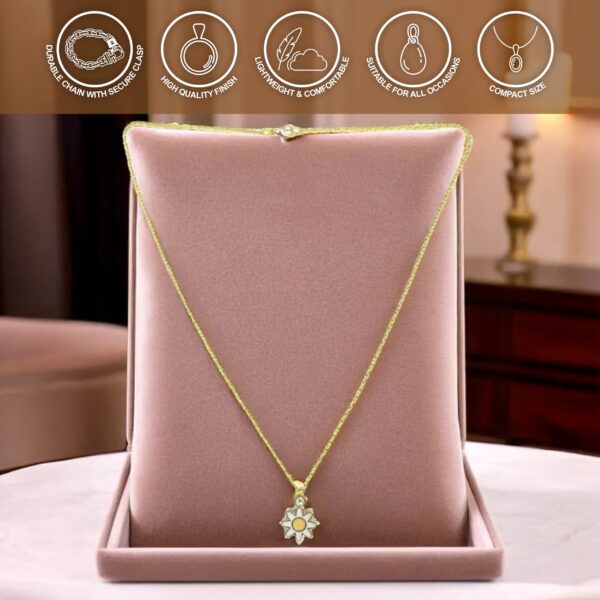 Daisy Pendant Necklace - Image 2