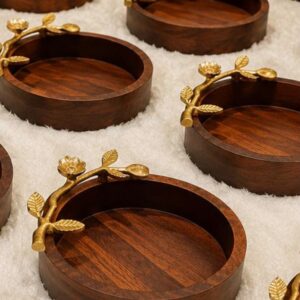 Wooden Tray With Voilet Finish & With Handle 8"