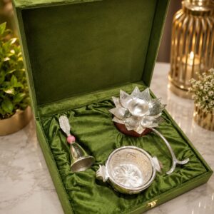 Beautiful flower Handle with Silver of Finish